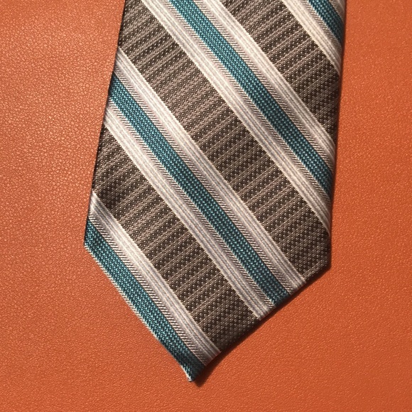 Calvin Klein silk tie - Picture 7 of 10